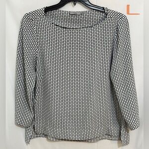 Women's Black and White Patterned Top